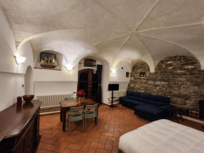 The courtyard of the 6 arches